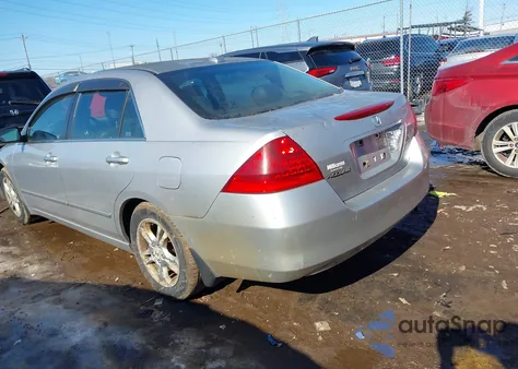 2006 Honda Accord 2.4 Ex z USA, uszkodzony, nr VIN 1HGCM56806A021852